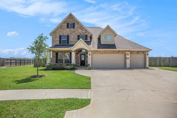 13203 Apple Tree CIR, Mont Belvieu, TX 77535