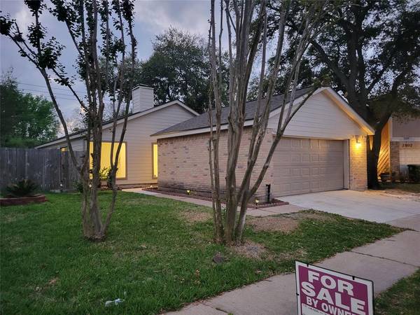 2806 Waypark DR, Houston, TX 77082