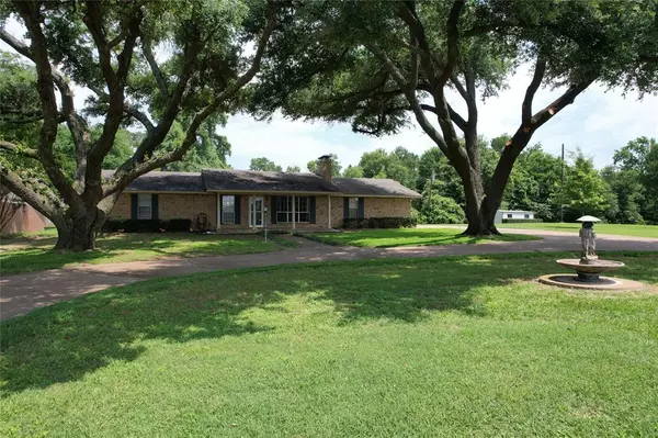 348 Horseshoe DR, Crockett, TX 75835