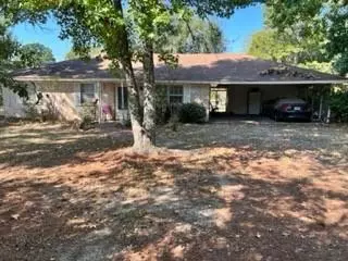 16 M Williams RD, Huntsville, TX 77340