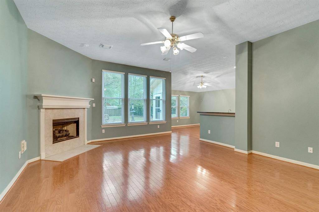 Magnolia, TX 77354,519 Mesquite DR