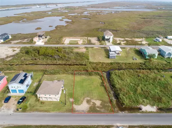 1220 W Canal, Crystal Beach, TX 77650