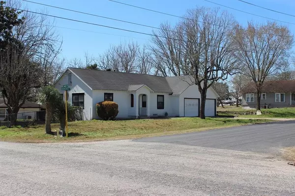 Schulenburg, TX 78956,1102 Baumgarten ST