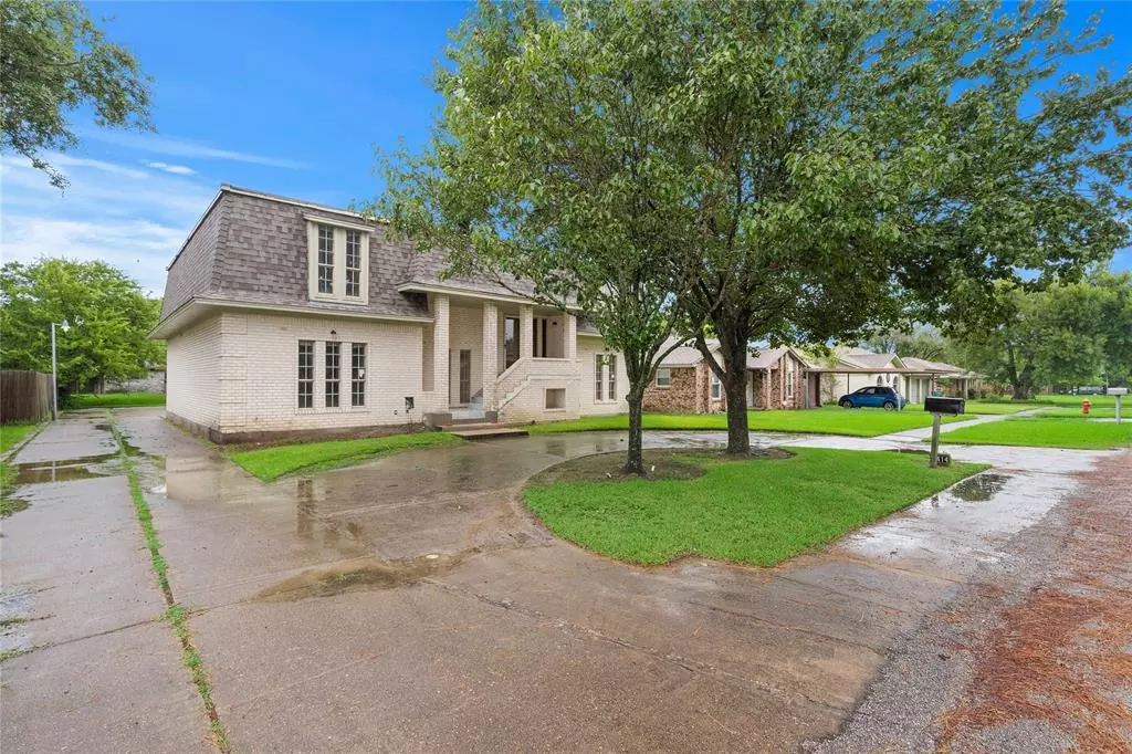 Pasadena, TX 77505,3414 Crestmeadow DR