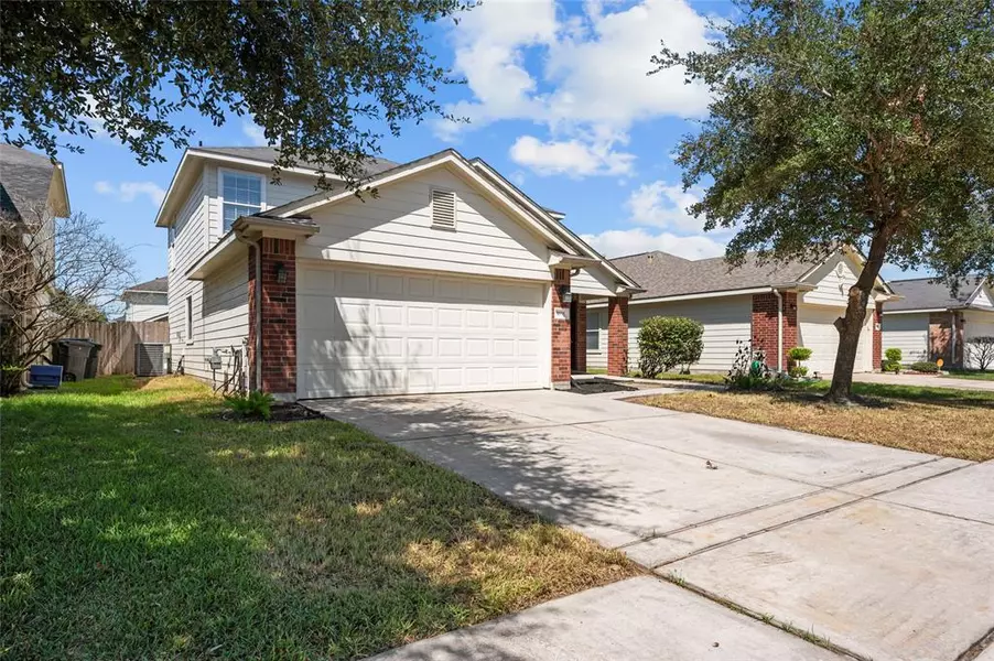 8555 Chaletford DR, Houston, TX 77044