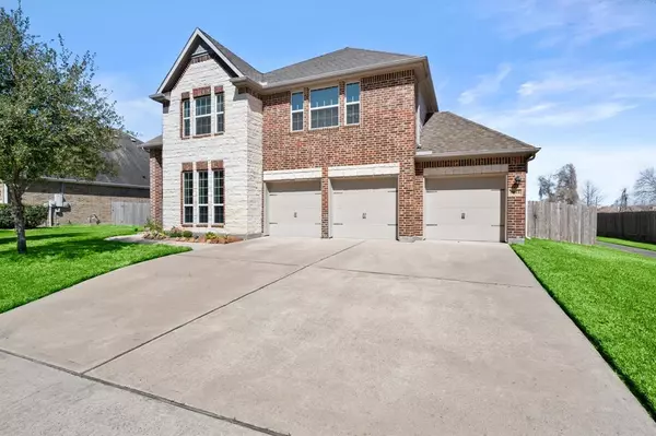 8923 Covington Estates CIR, Pearland, TX 77584