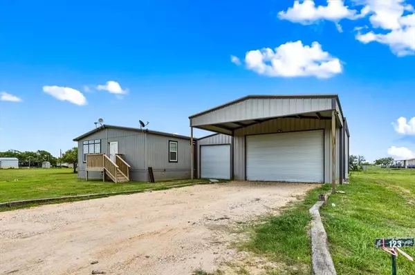 123 Thresher Fish LN, Palacios, TX 77465