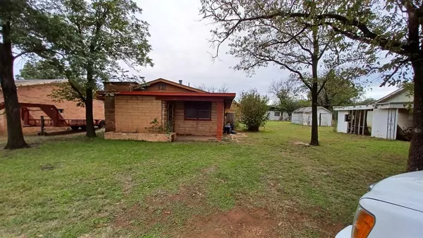 Paducah, TX 79248,1504 11th ST