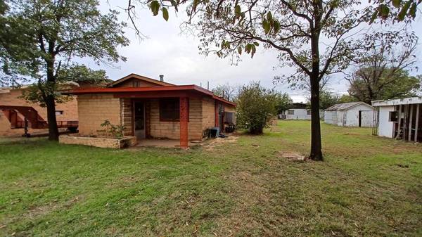 1504 11th ST, Paducah, TX 79248