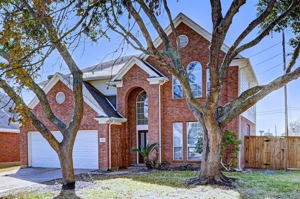 7402 Broken Oak LN, Sugar Land, TX 77479