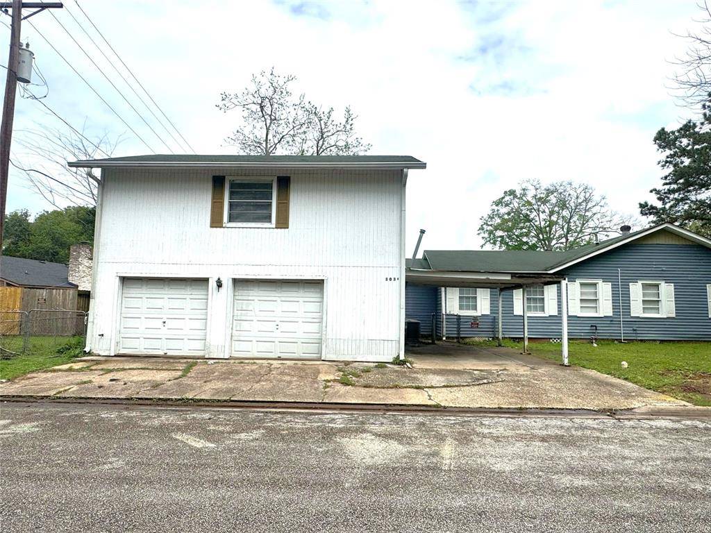 103 West ST #B, Liberty, TX 77575