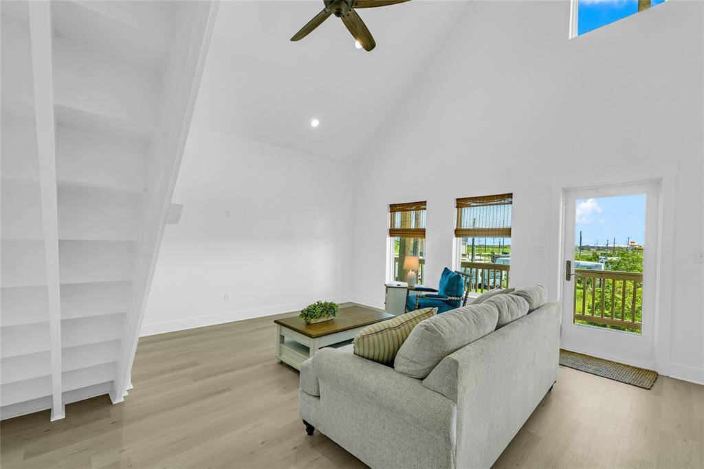 Crystal Beach, TX 77650,975 Alberdie DR