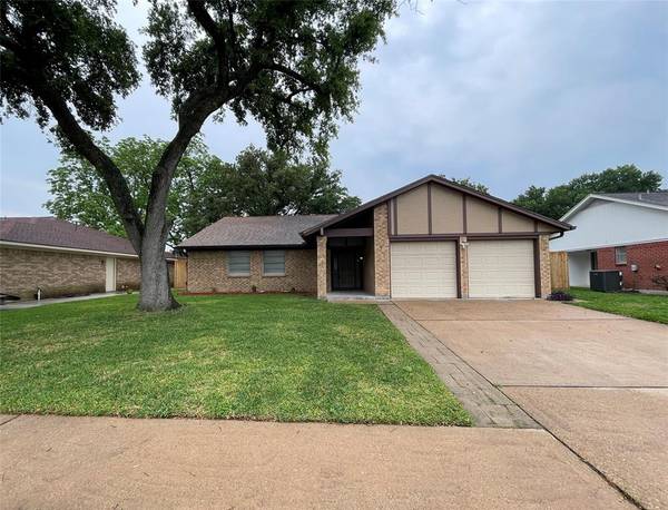 2302 E Shannon ST, Deer Park, TX 77536