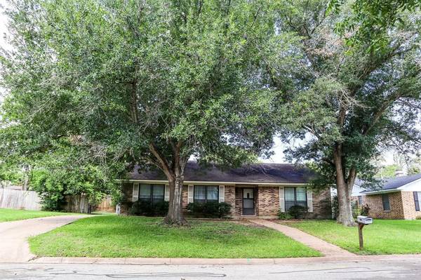 1500 Kevin LN, Brenham, TX 77833