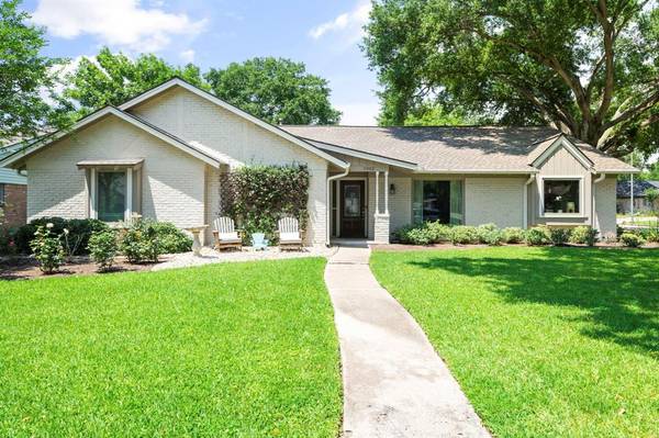 11402 Valley Stream DR, Houston, TX 77043