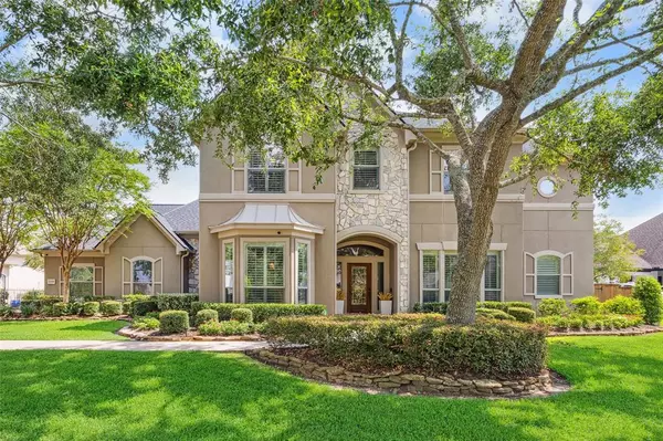 1109 Oak Park LN, Friendswood, TX 77546