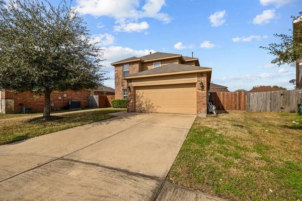 3120 Braepark CT, Dickinson, TX 77539