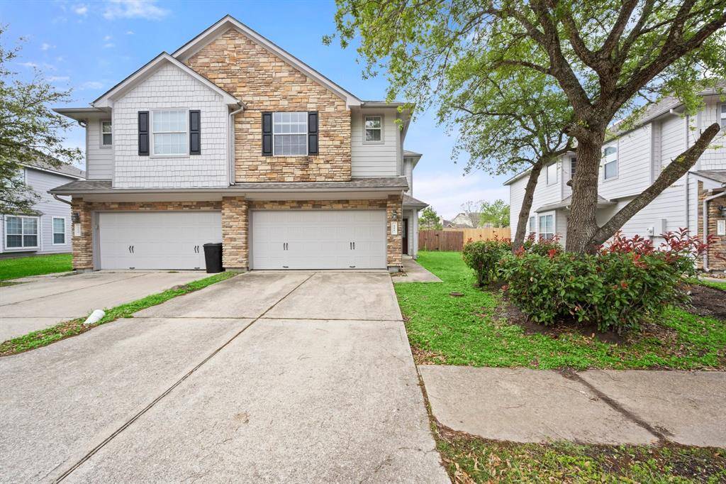 251 Drake Run, League City, TX 77539