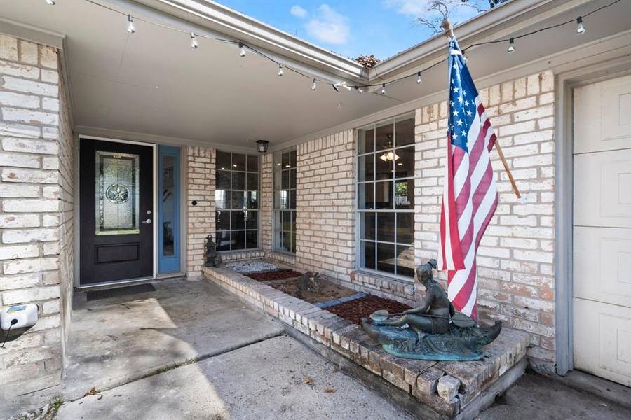 910 Brook Forest CT, Conroe, TX 77385