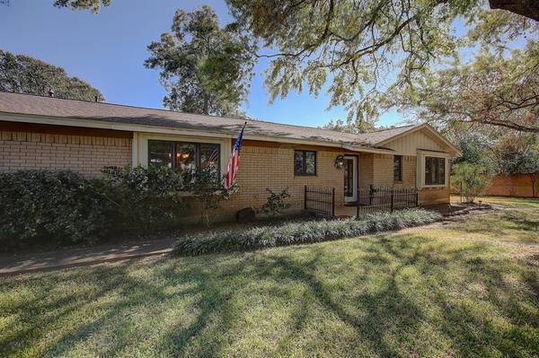 354 E Colorado ST, La Grange, TX 78945