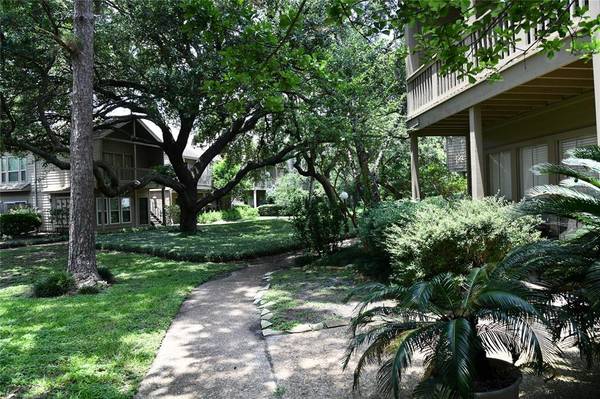 2100 Tanglewilde ST #515, Houston, TX 77063