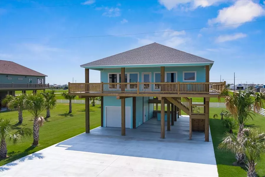 1140 Waterview LN, Crystal Beach, TX 77650