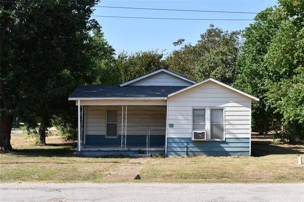 805 Caldwell ST, Lexington, TX 78947