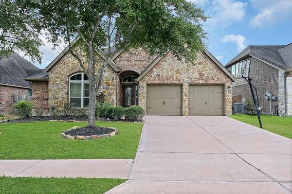 2329 Lost Bridge LN, Pearland, TX 77584