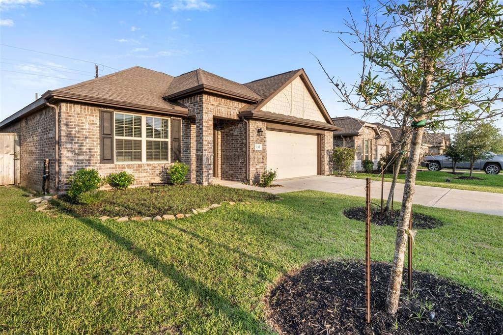 5135 Dunstable Manor LN, Rosharon, TX 77583