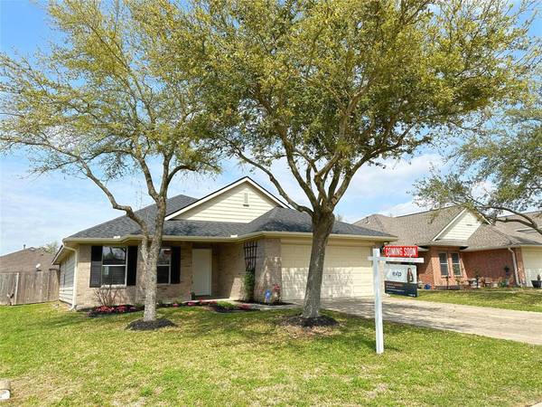 2906 Meridian Bay LN, Dickinson, TX 77539