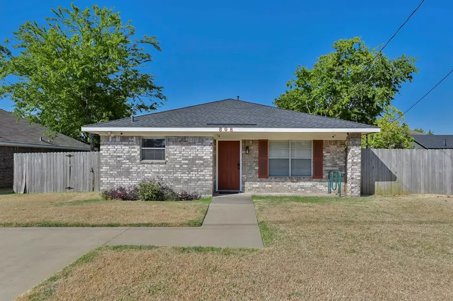 808 Avenue B, College Station, TX 77840