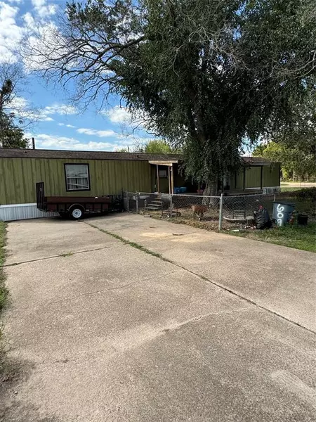 609 Signal ST, Brookshire, TX 77423