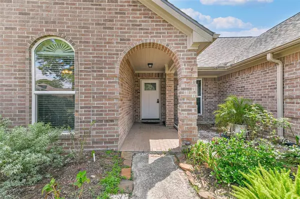 Friendswood, TX 77546,700 Piney Ridge DR