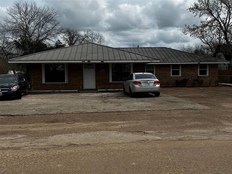 300 S Cedar ST, Crockett, TX 75835