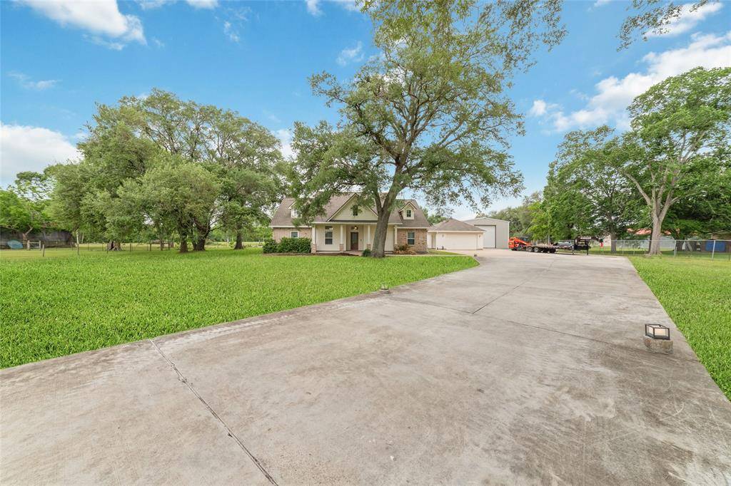 6820 Cemetary RD, Manvel, TX 77578