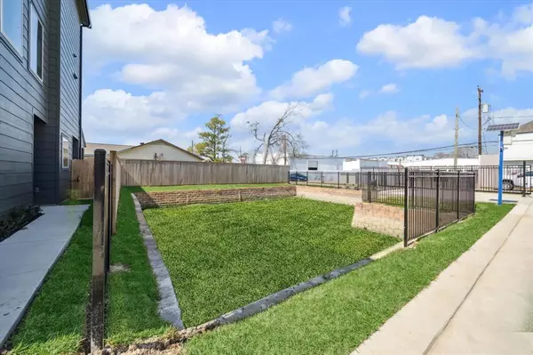 4702 Moving Meadows Drive, Houston, TX 77018