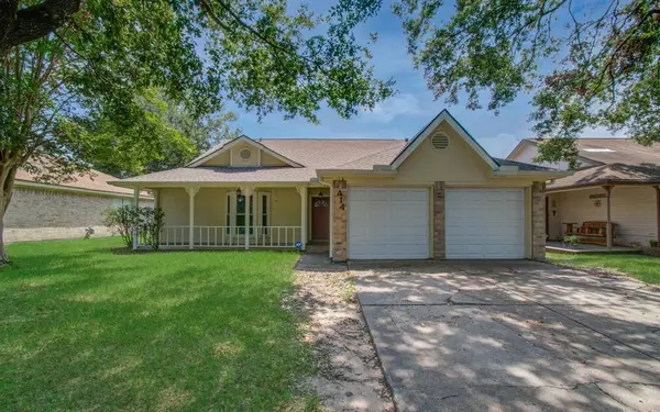 Highlands, TX 77562,414 Enfield DR