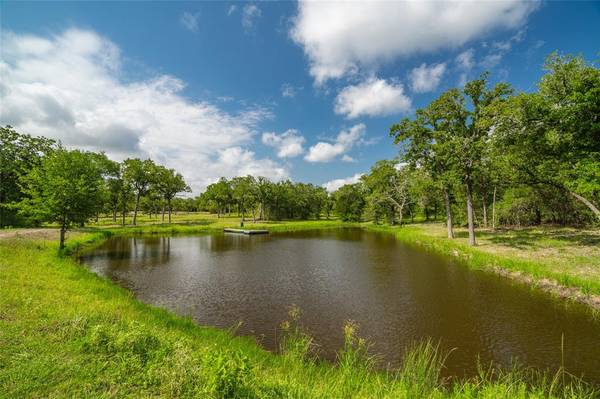 1993 Reiss RD, Muldoon, TX 78949