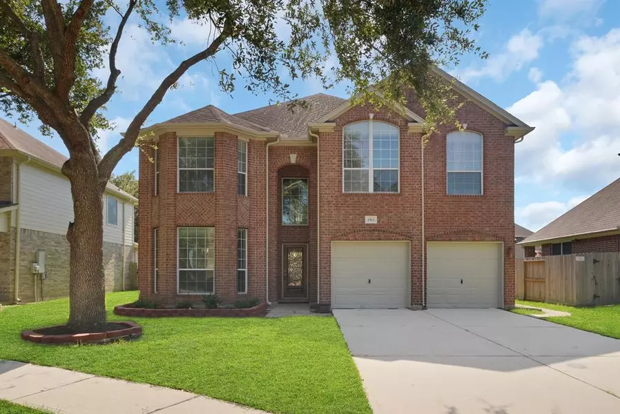 2512 Sun Spot LN, Pearland, TX 77584