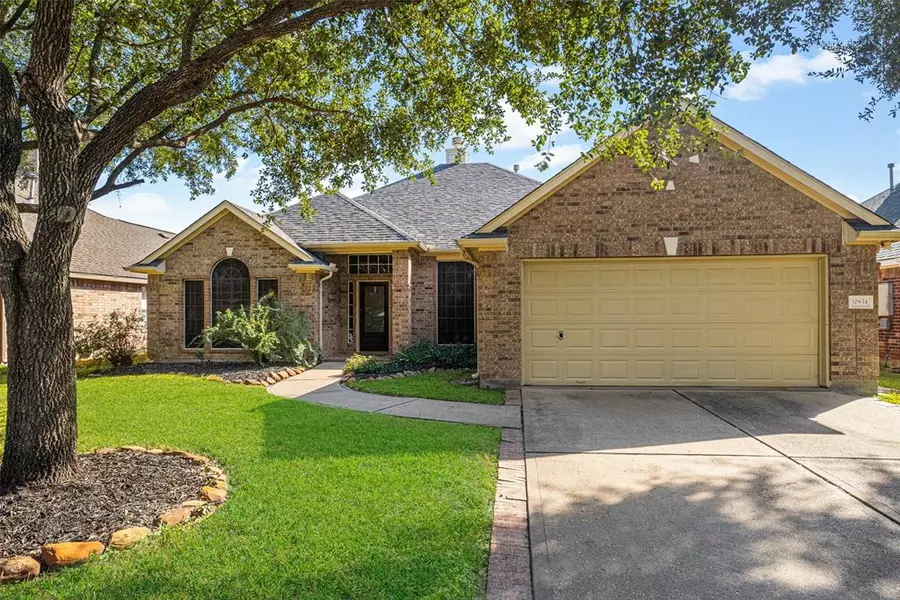 10834 White Oak Trace CT, Cypress, TX 77429