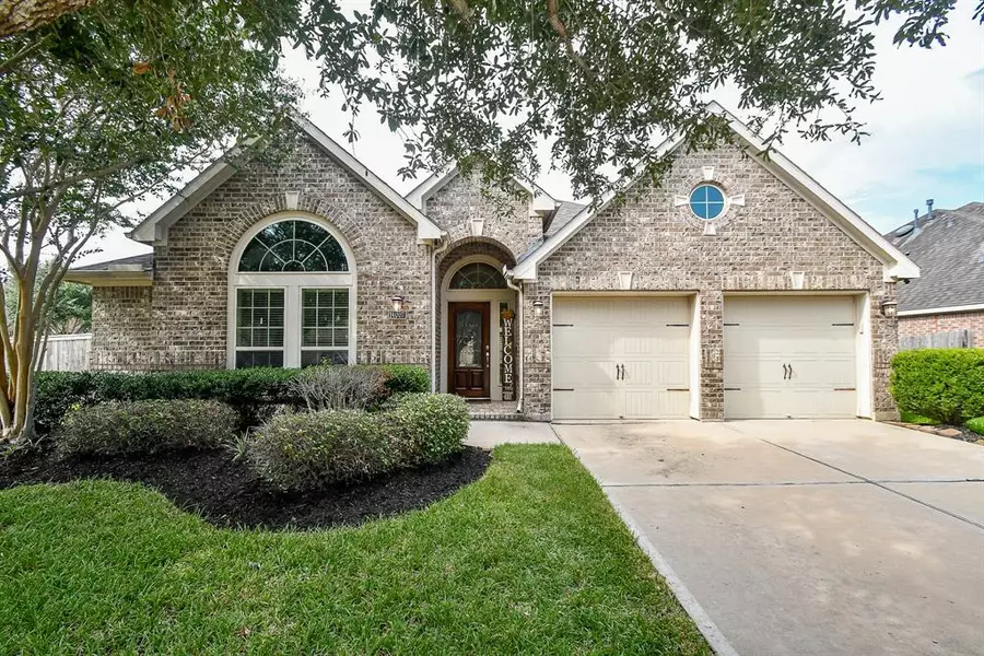 14007 Lake Hollow DR, Pearland, TX 77584