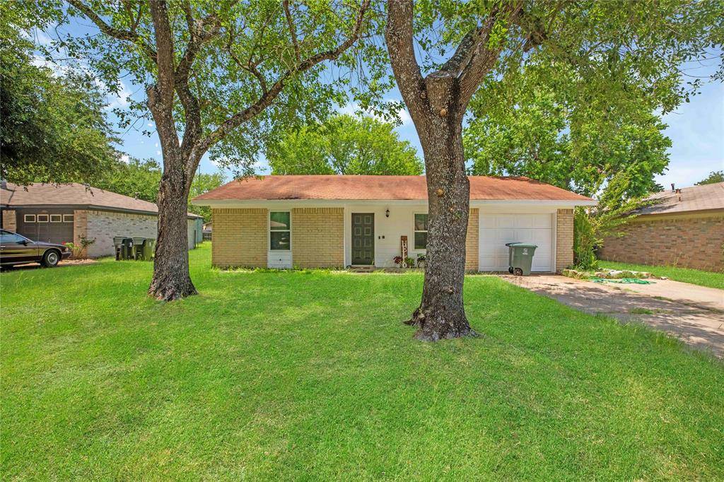 2502 Waterwood LN, Bryan, TX 77803