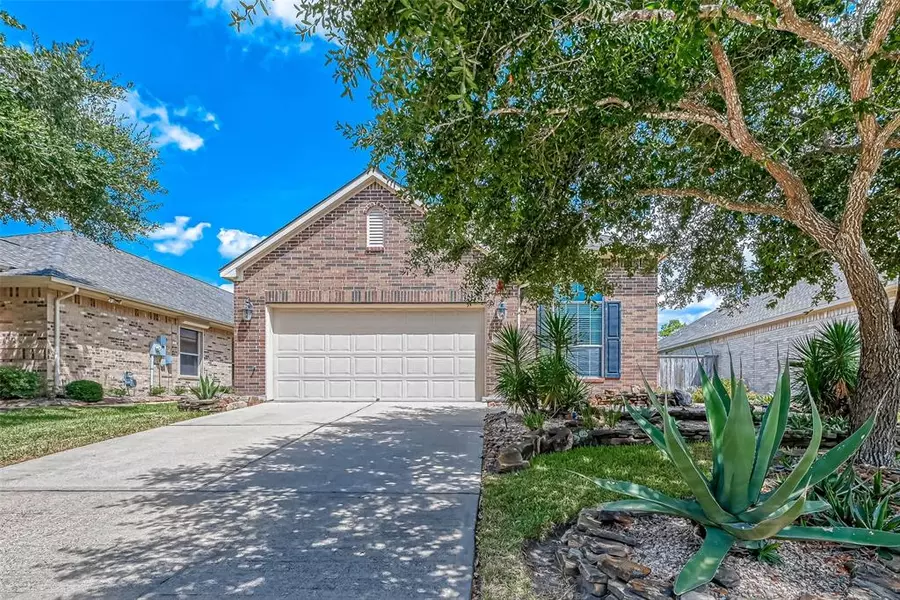 1611 Berlino DR, Pearland, TX 77581