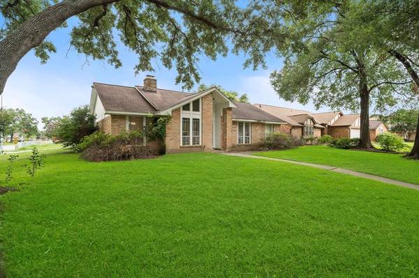 14338 Maisemore RD,  Houston,  TX 77015