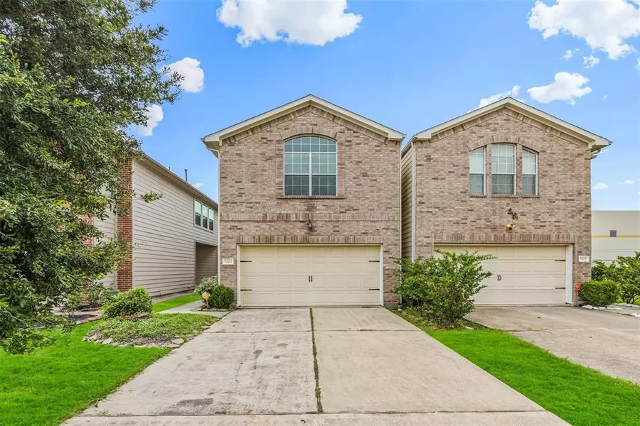 5203 Dartmoor, Houston, TX 77066