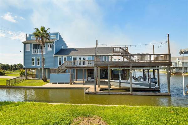 4231 Nueces DR, Galveston, TX 77554