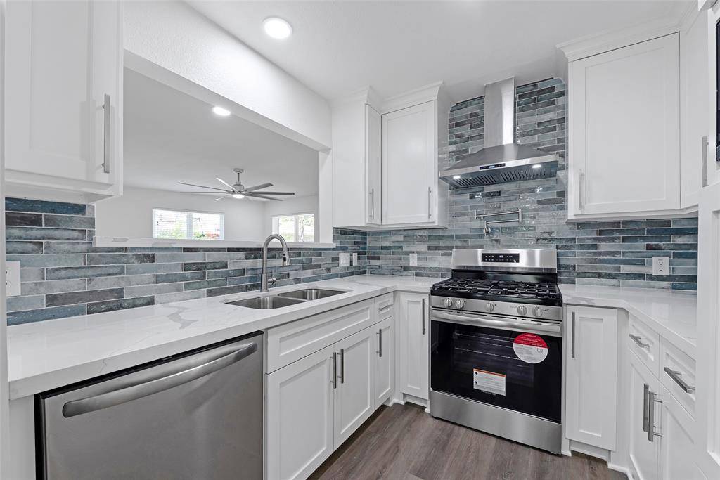 4074 Cheena DR, Houston, TX 77025