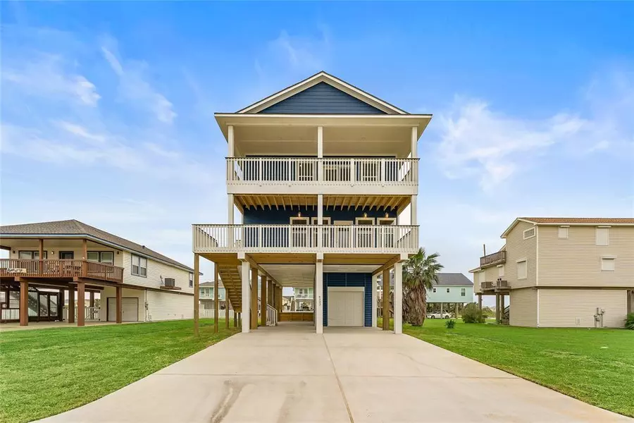 23102 Fresca ST, Galveston, TX 77554