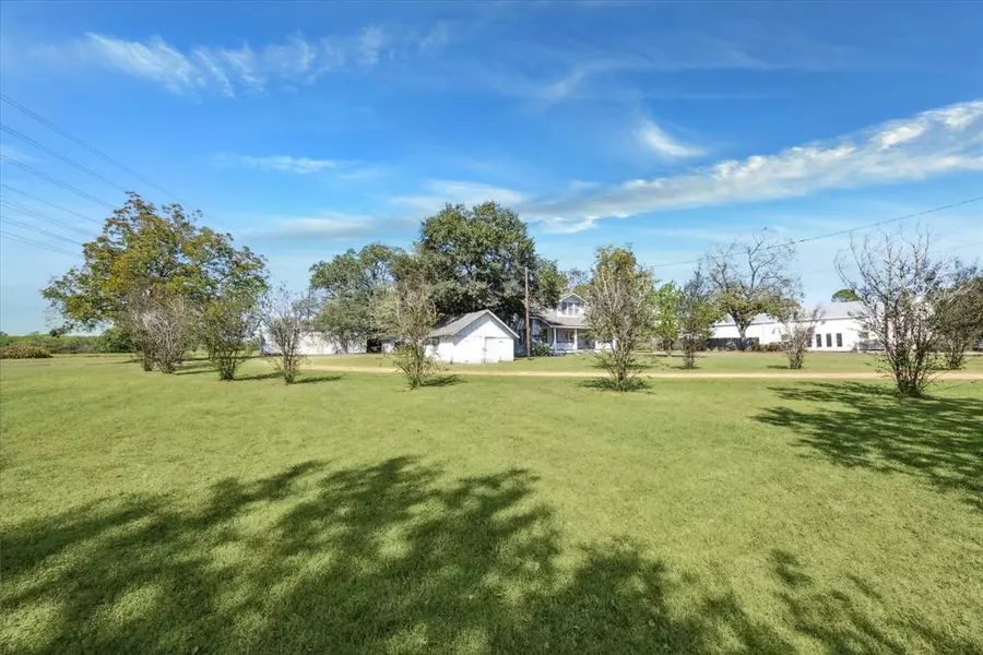 1233 Eagle Lake RD, Sealy, TX 77474