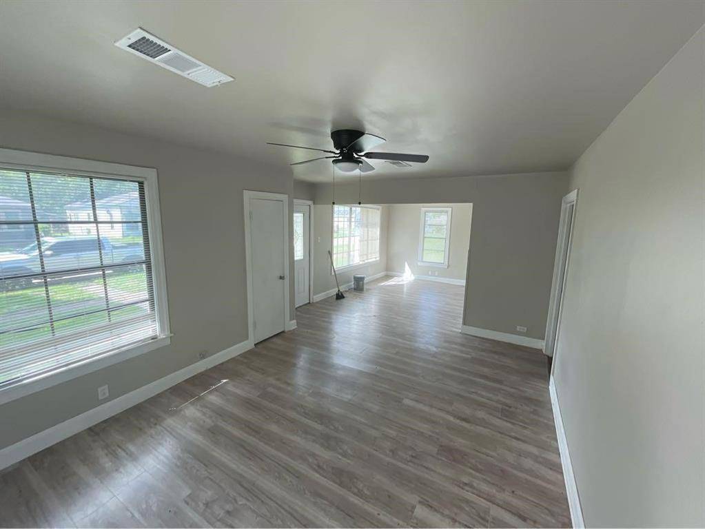 1112 W 5th ST, Port Arthur, TX 77640